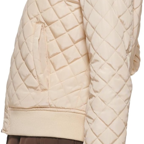 Levi's Women's Cream Ivory Size Extra Small Diamond Quilted Bomber Jacket - Picture 4 of 8